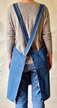 Cargar imagen en el visor de la galería, Delantal Loneta Denim Cross-Back Valencia TeQuiero - Valencia teQuiero
