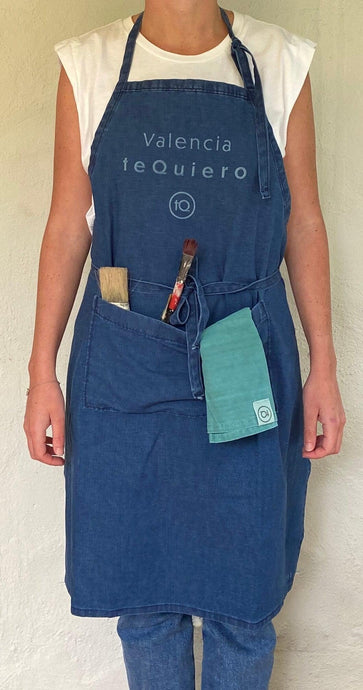 delantal denim vaquero anudado al cuello con bolsillos de valencia te quiero